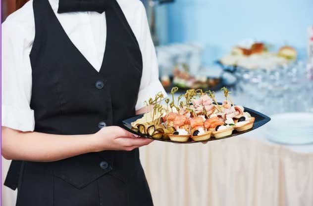 Menú Cumbre Lounge Premium de banquetería para eventos en Espacio Terra con cócteles, charcutería premium, bocados y garzones.
